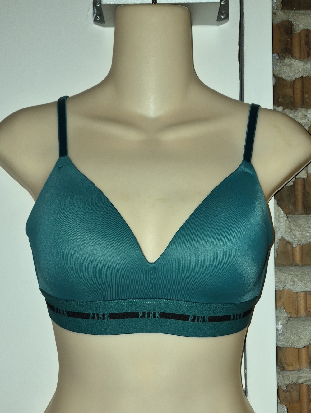 Victoria's Secret Wear Everywhere Wireless Lightly Lined Bra Size 32C Pine Green